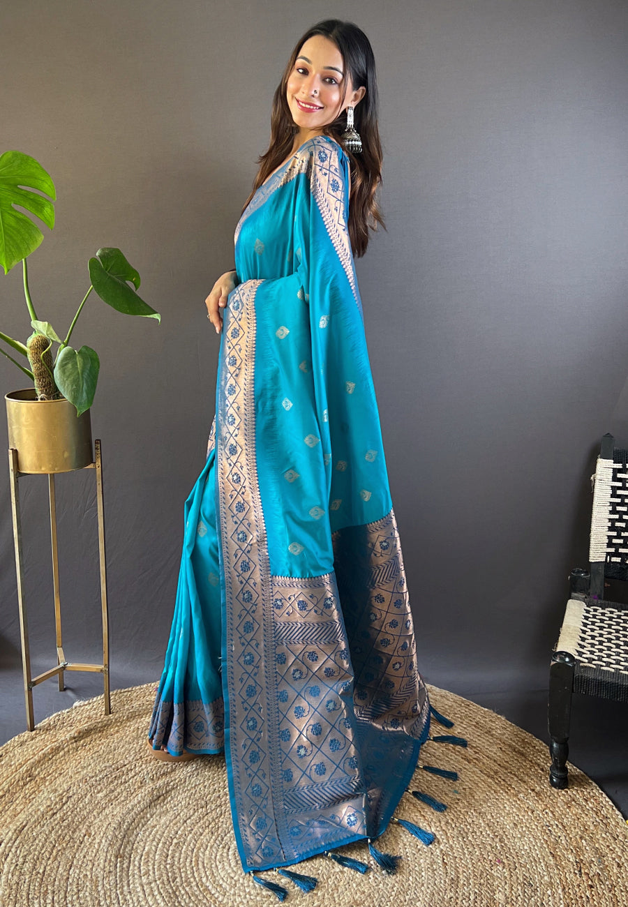Pure Soft Silk Floral Zari Woven Saree with Contrast Border