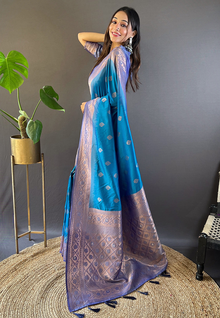 Pure Soft Silk Floral Zari Woven Saree with Contrast Border