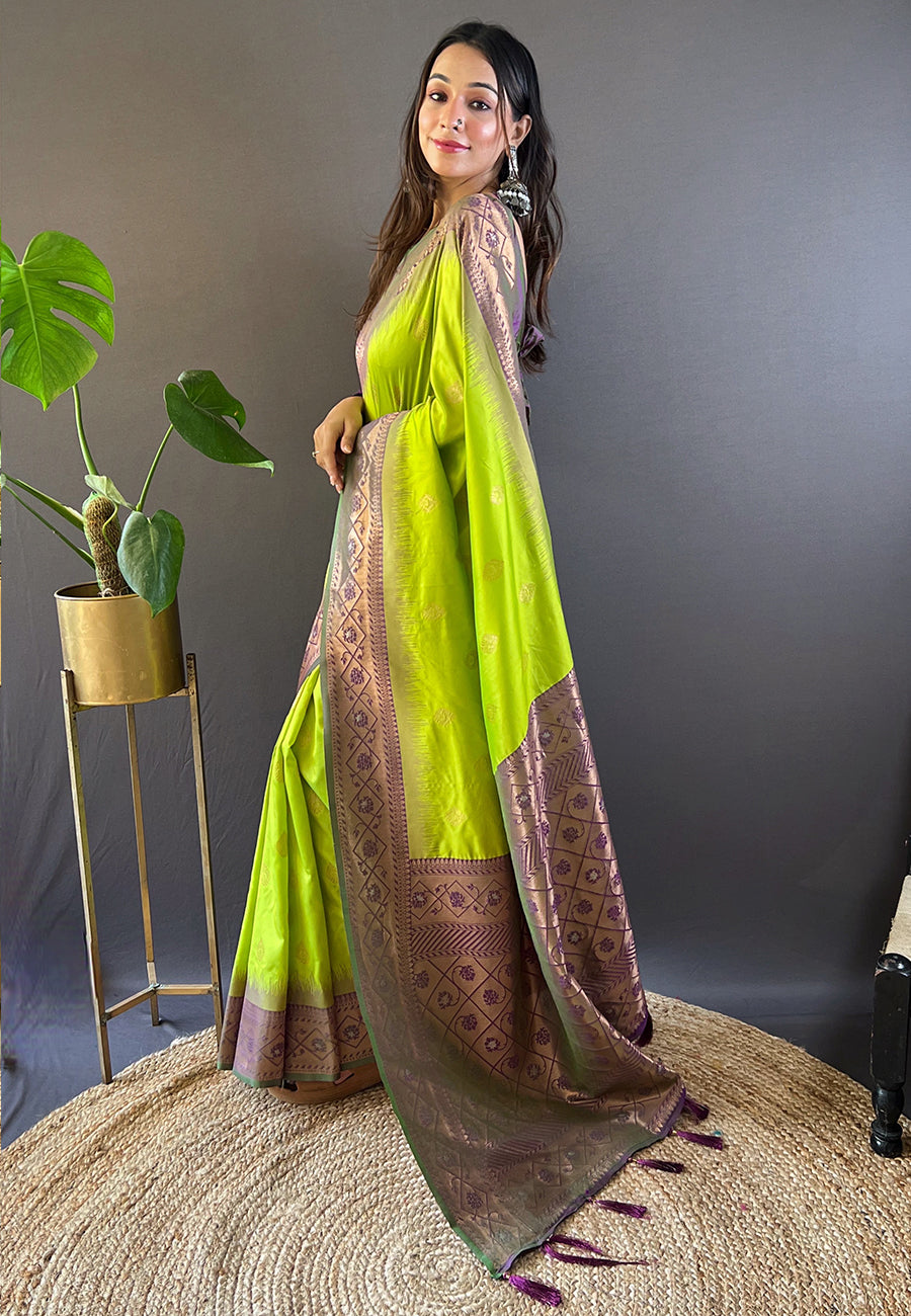 Pure Soft Silk Floral Zari Woven Saree with Contrast Border