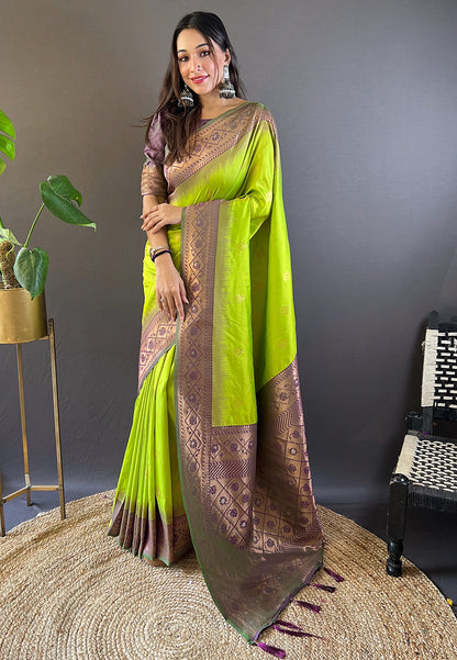 Pure Soft Silk Floral Zari Woven Saree with Contrast Border