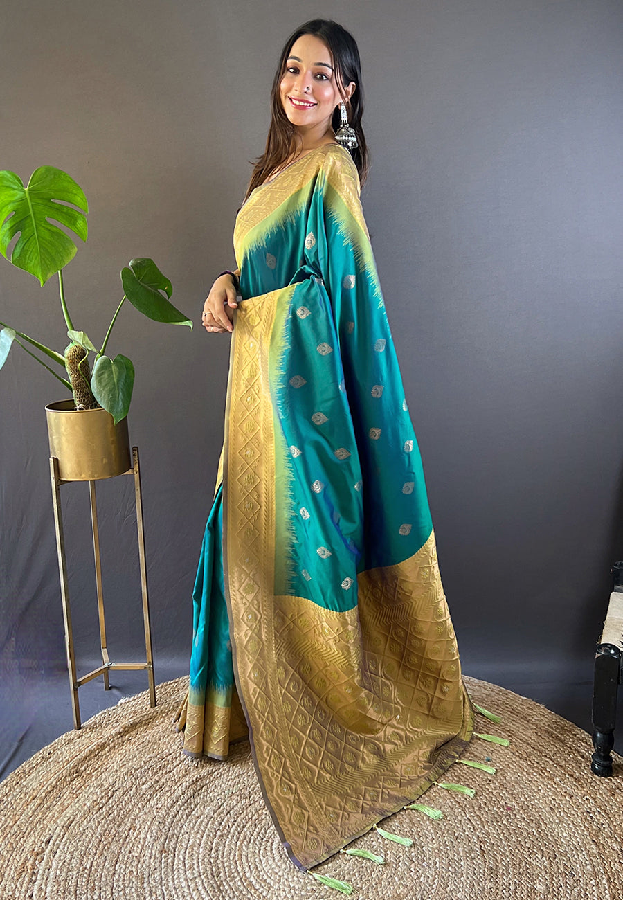 Pure Soft Silk Floral Zari Woven Saree with Contrast Border