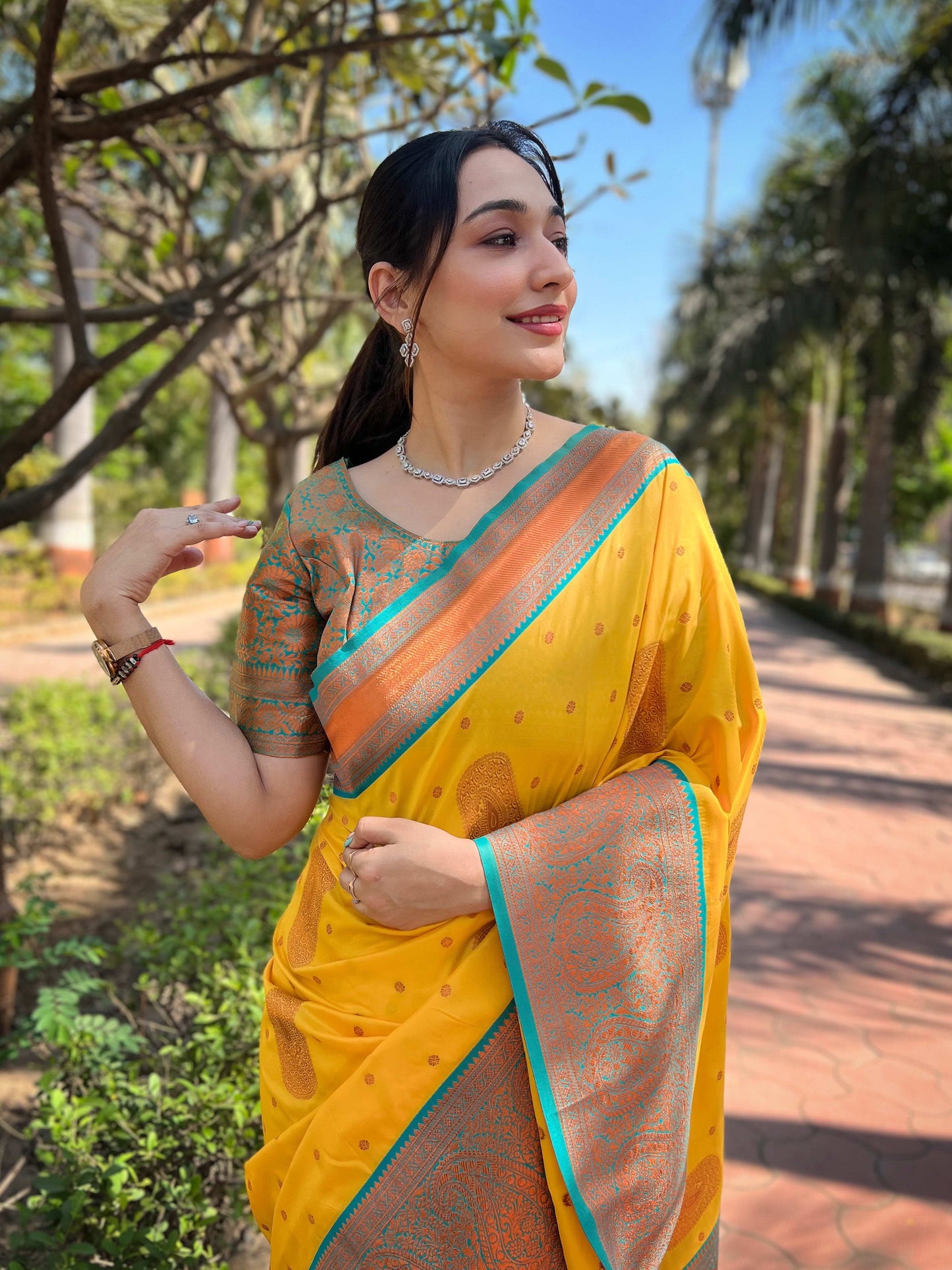 Pure Soft Silk Contrast Zari Woven Saree