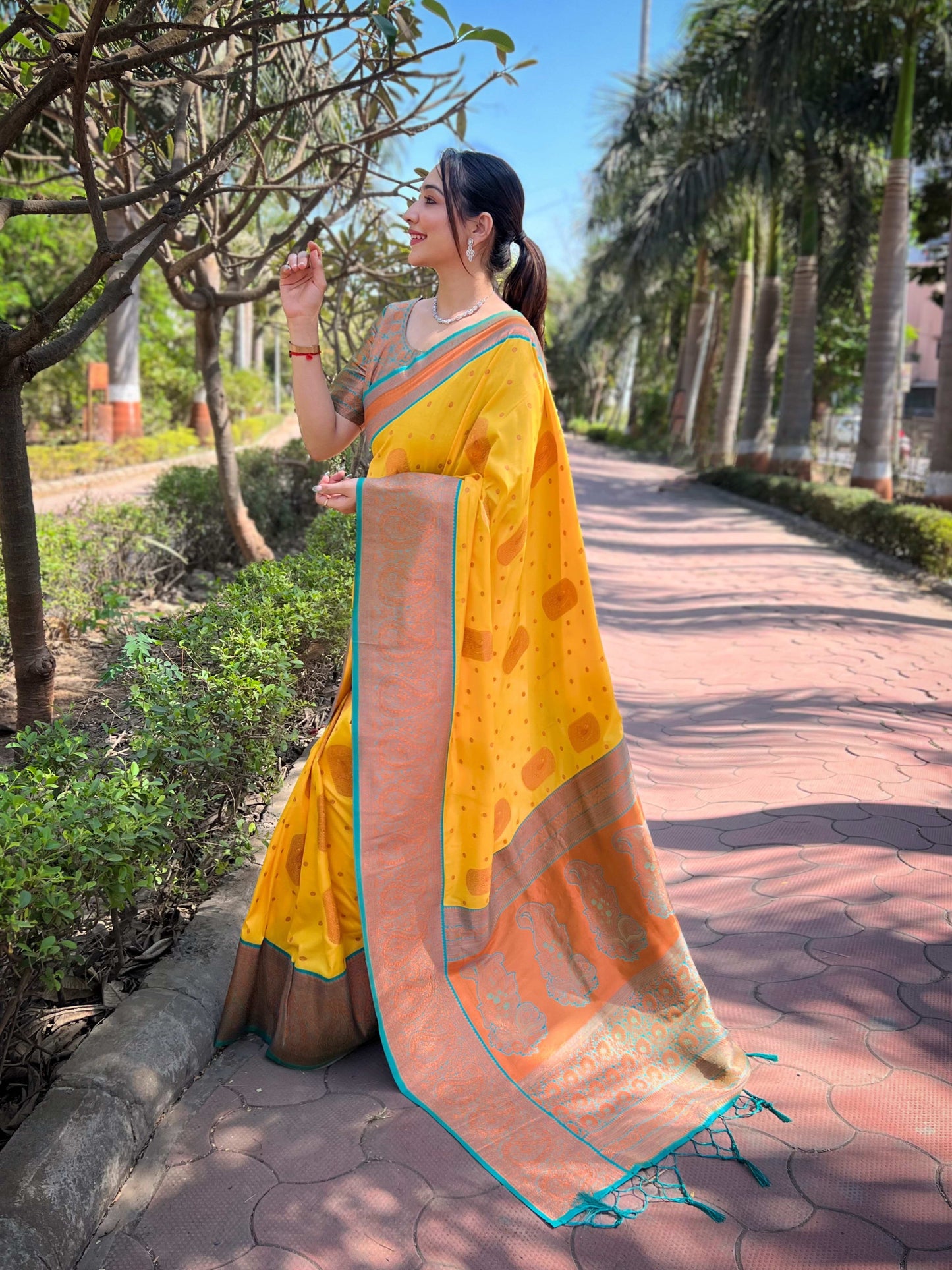 Pure Soft Silk Contrast Zari Woven Saree